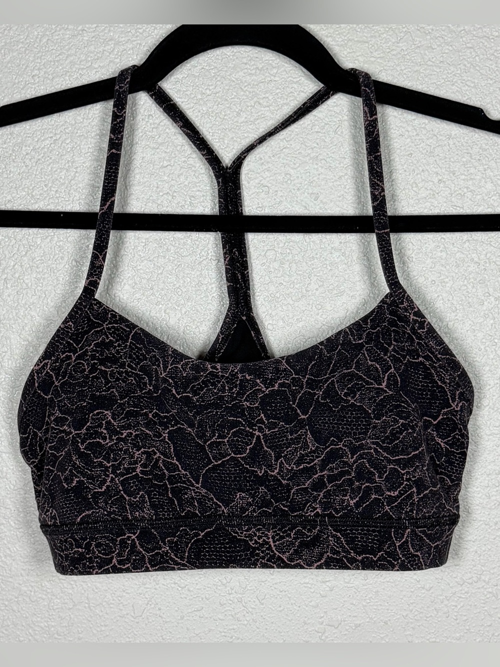lululemon Women’s 8 Flow Y Bra Nulu Lacescape Dark Cast Black Sports Bra Active